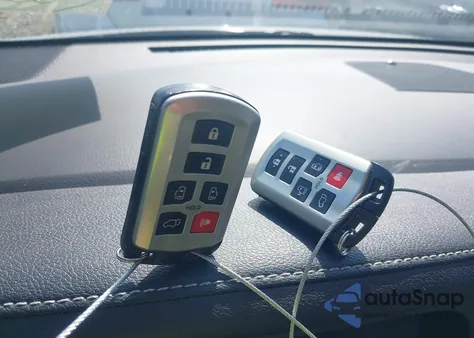 2018 Toyota Sienna Xle Premium 8 Passenger from USA, damaged, VIN 5TDYZ3DCXJS947379